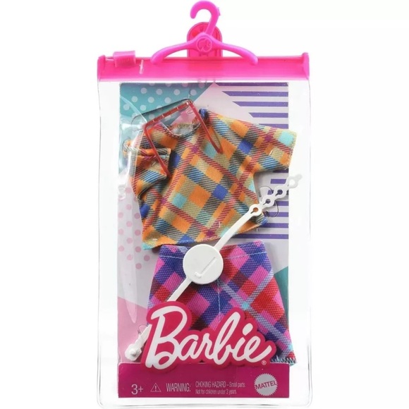 BNWT Mattel Barbie Doll Fashion Pack - Plaid Top & Skirt With Purse & Sunglasses - Picture 1 of 3